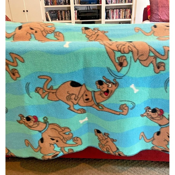 Vintage Scooby Doo Fleece Blanket Throw 63" X 45"  Blue Wave Polyester Mohawk - Picture 1 of 5